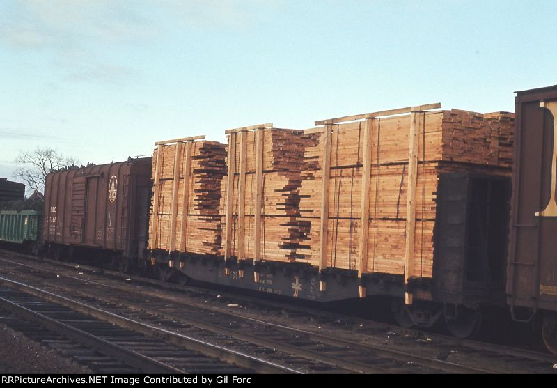 B&M lumber load