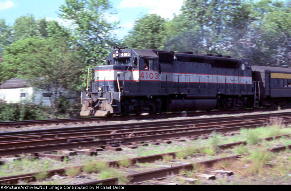 NJT (NJDOT) GP-40P pulls a westbound