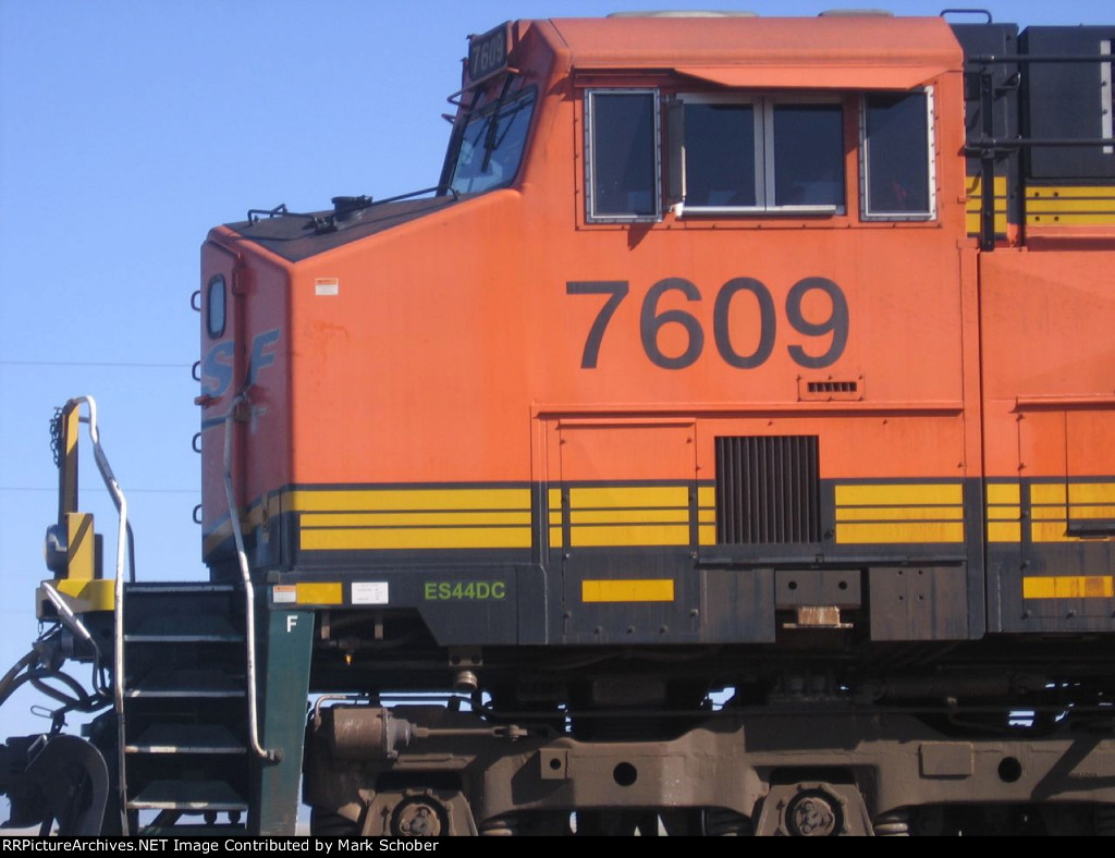 BNSF 7609