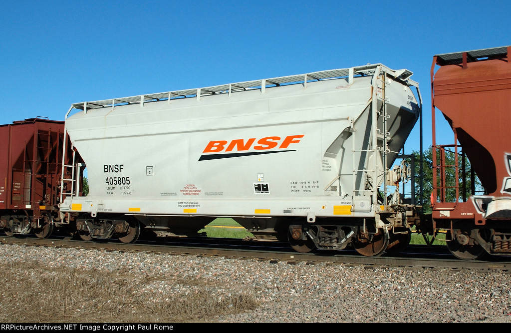 BNSF 405805, westbound on the BNSF