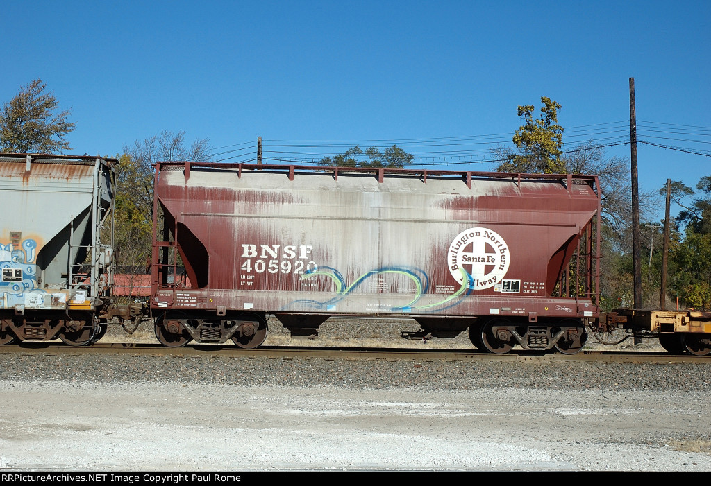 BNSF 405920, at the BNSF Eola Yard