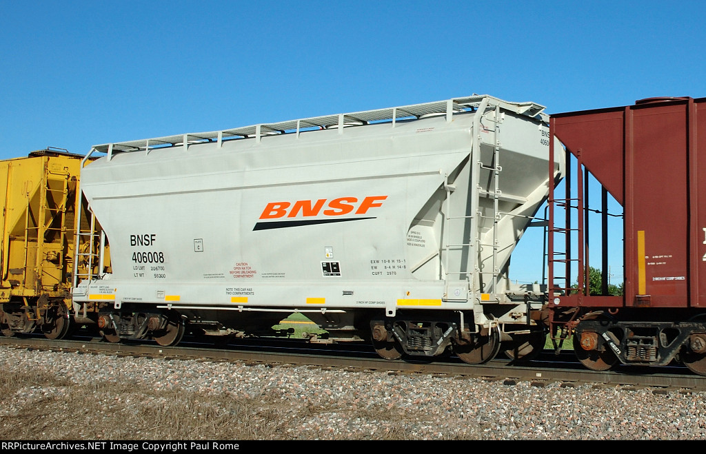 BNSF 406008, westbound on the BNSF