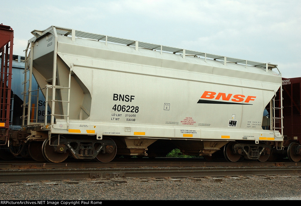 BNSF 406228, on the UPRR