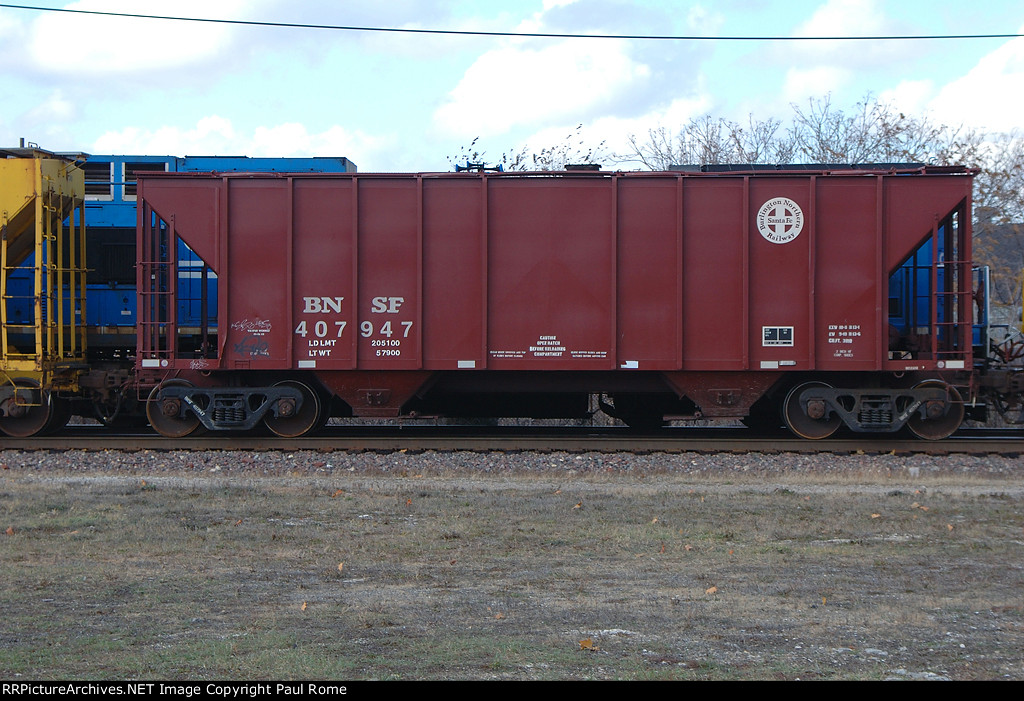 BNSF 407947, eastbound on the BNSF