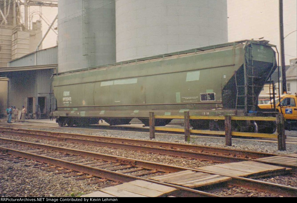 CR 892042 waiting to be unloaded at Wenger Feeds Mill