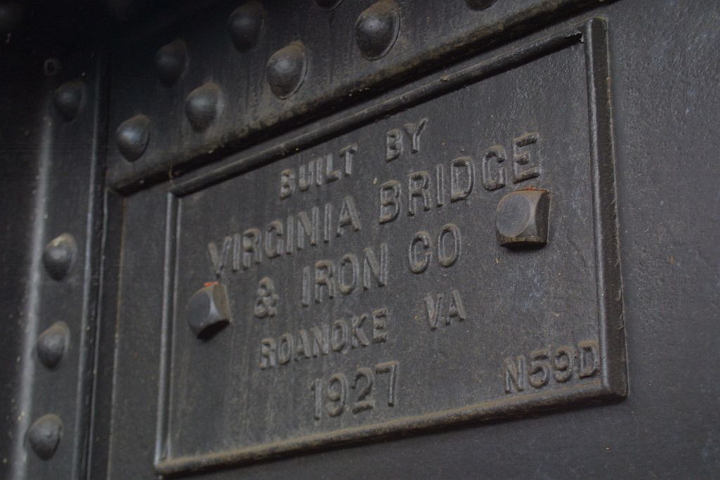 BuiVder's Plate on the R-Line Bridge