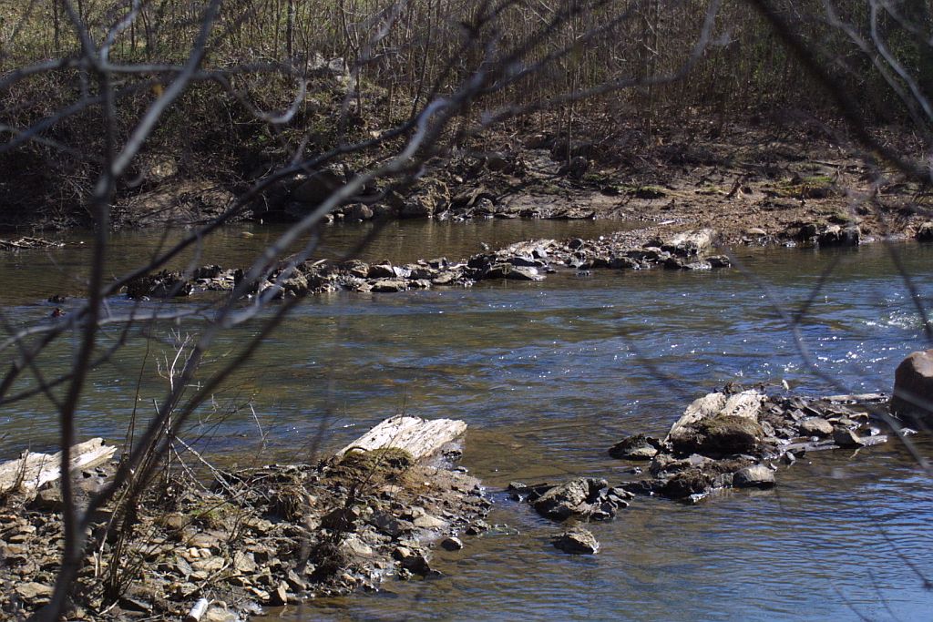 ge Supports in the river