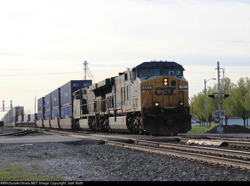 CSX 651 & CSX 616