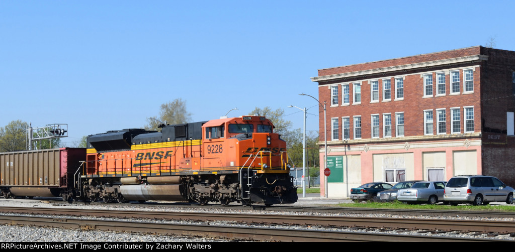 BNSF 9228
