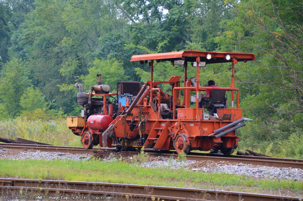 Replacing ties at the east end of Kent.