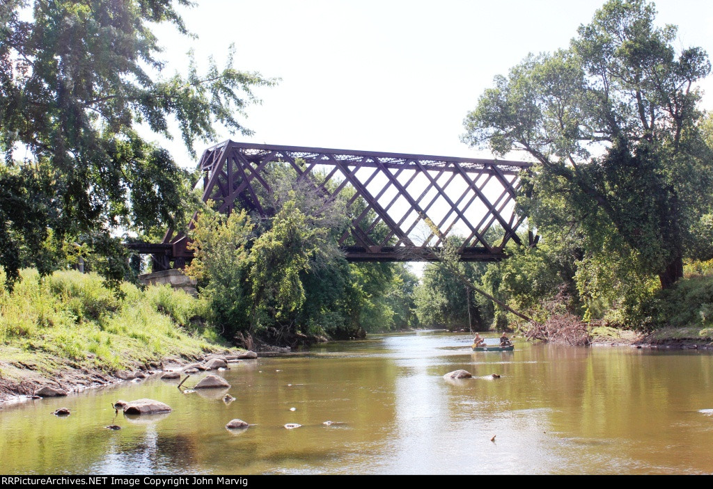 Abandoned CN&W Brifge across Cottonwood River
