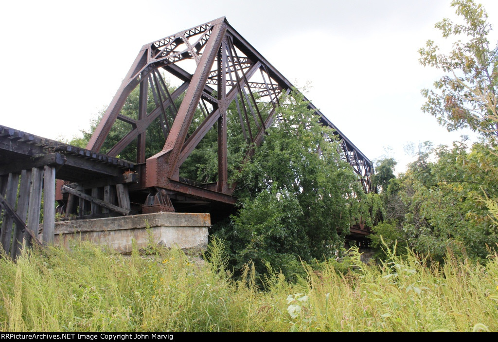 Abandoned CN&W Bridge across Cottonwood River