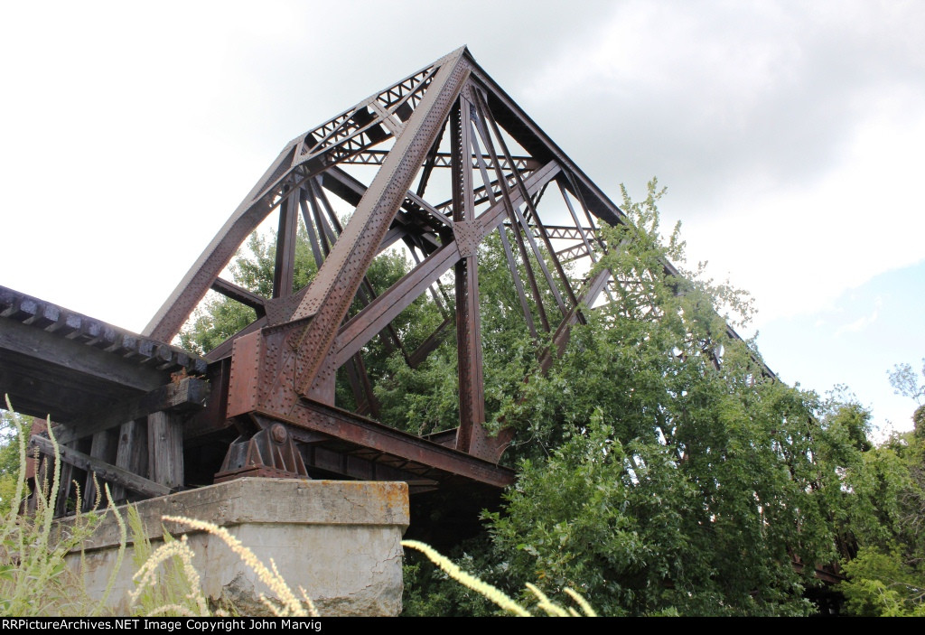 Abandoned CN&W Bridge across Cottonwood River