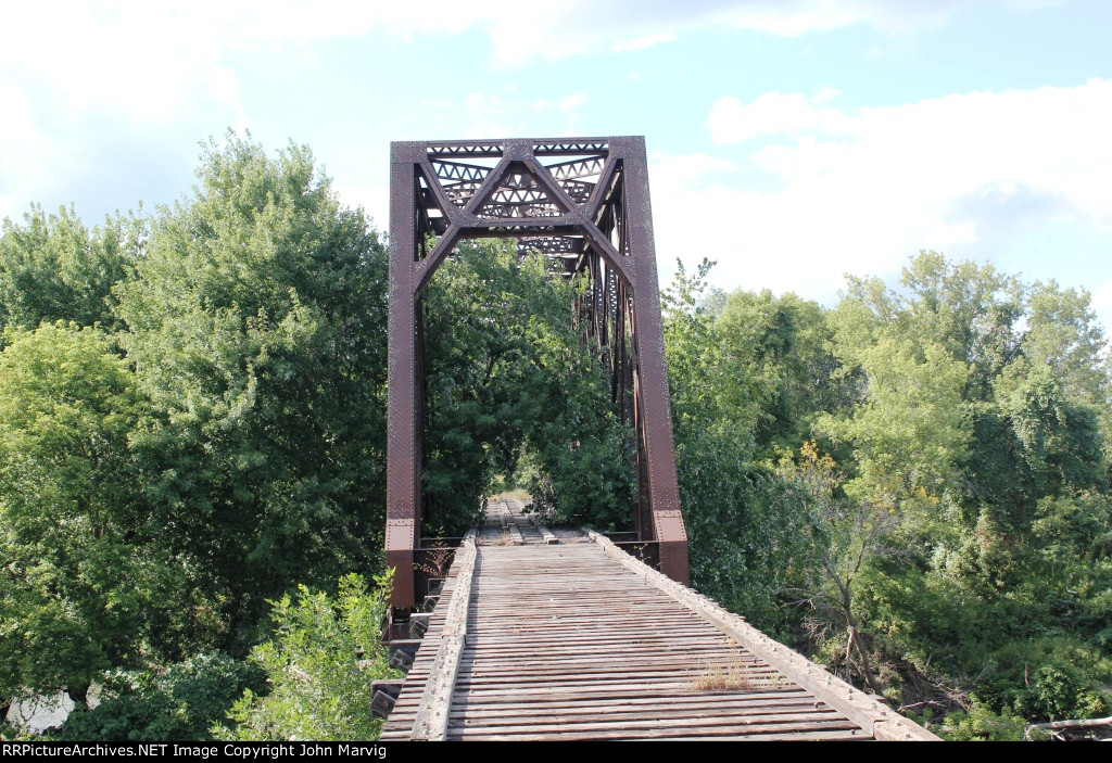 Abandoned CN&W Bridge across Cottonwood River