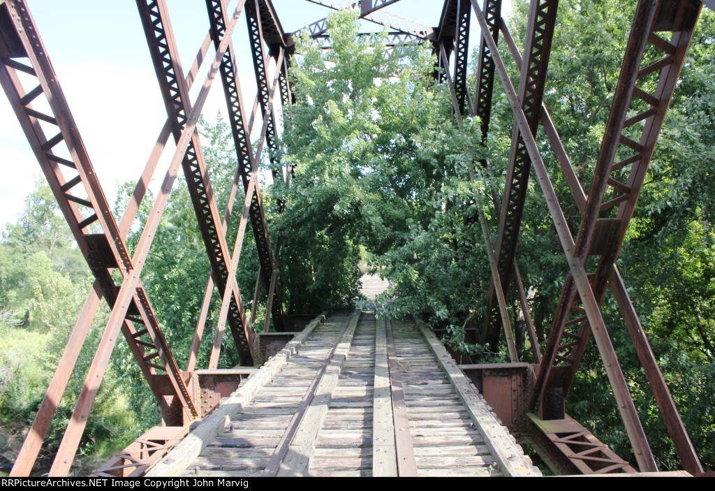 Abandoned CN&W Bridge across Cottonwoad River