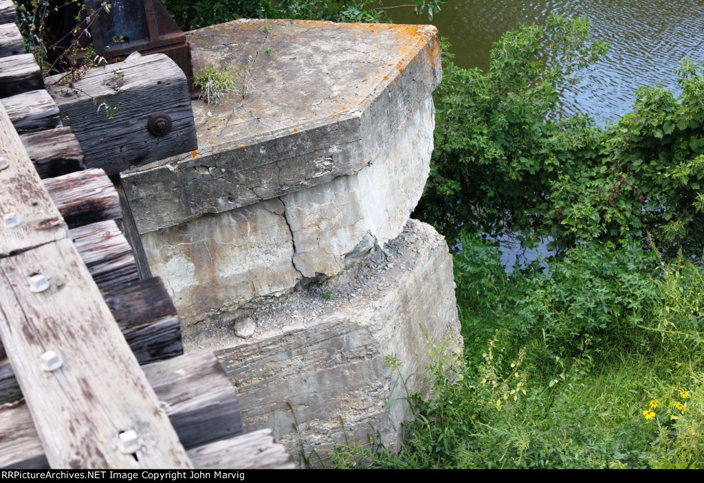 Abandoned CN&W Bridge across Cottonwood River