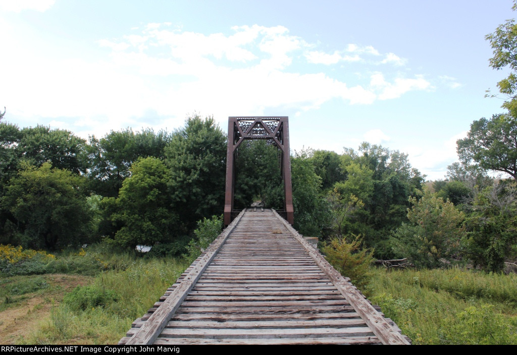 Abandoned CN&W Bridge across Cottrnwood River