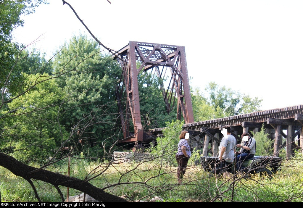 Abandoned CN&W Bridge across Cottonwood River