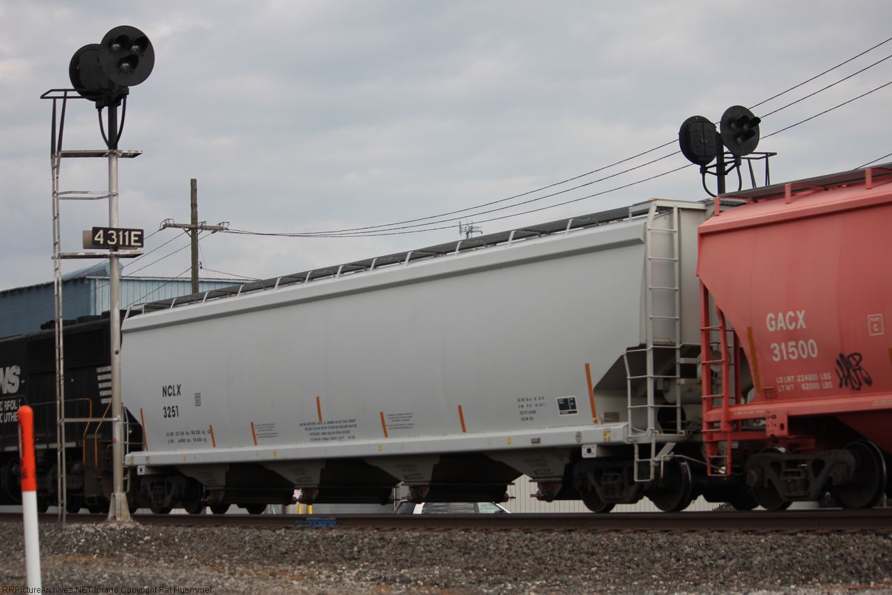 NCLX 3251