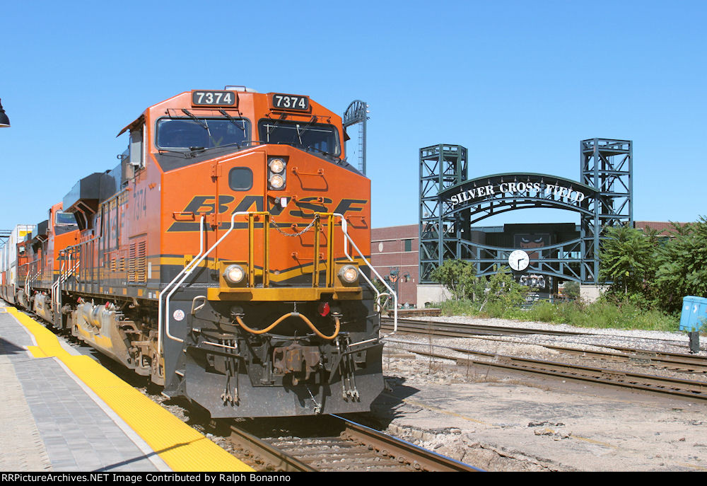 A southbound BNSF intermodal train rolls through Union station