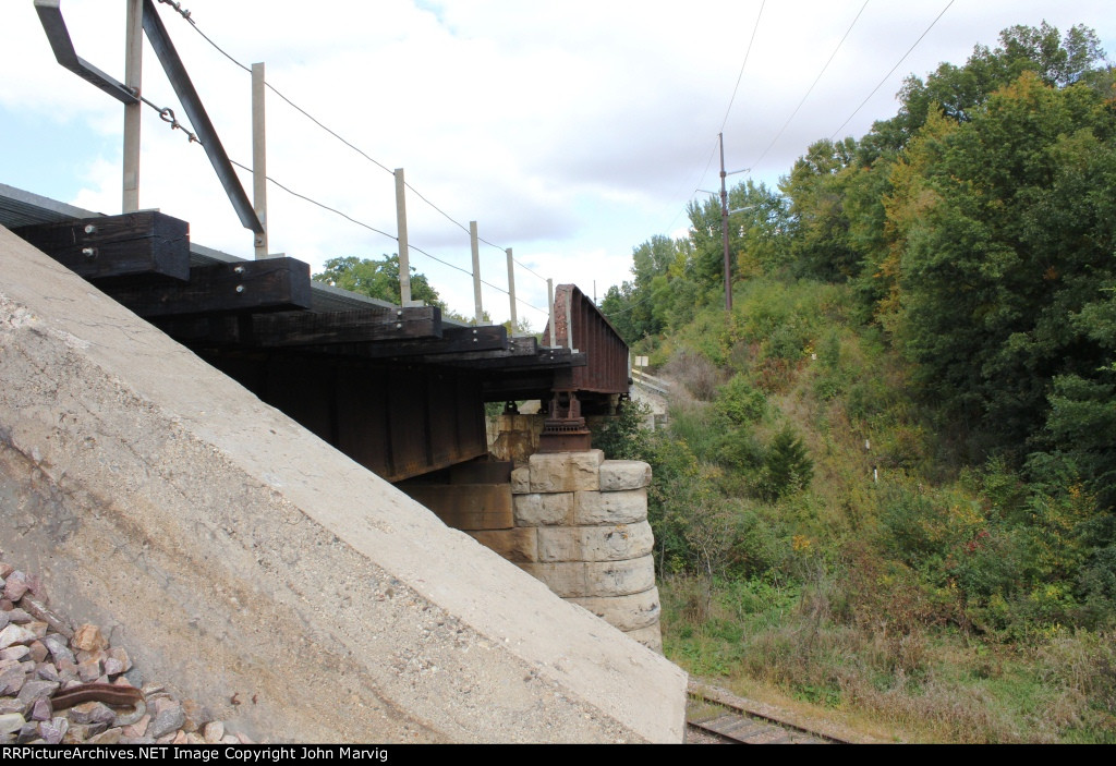 Ex Rock Island Bridge over Milwaukee Road