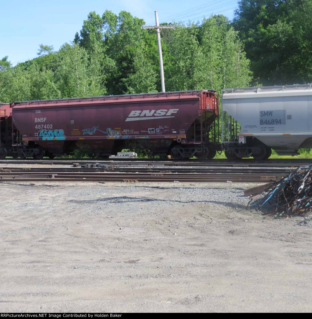 BNSF 487402
