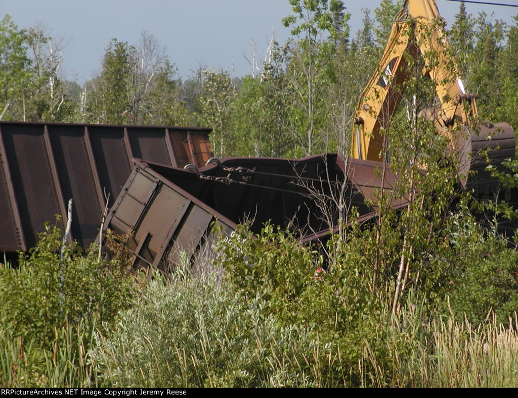 Cars loaded with ore derailed on curve west