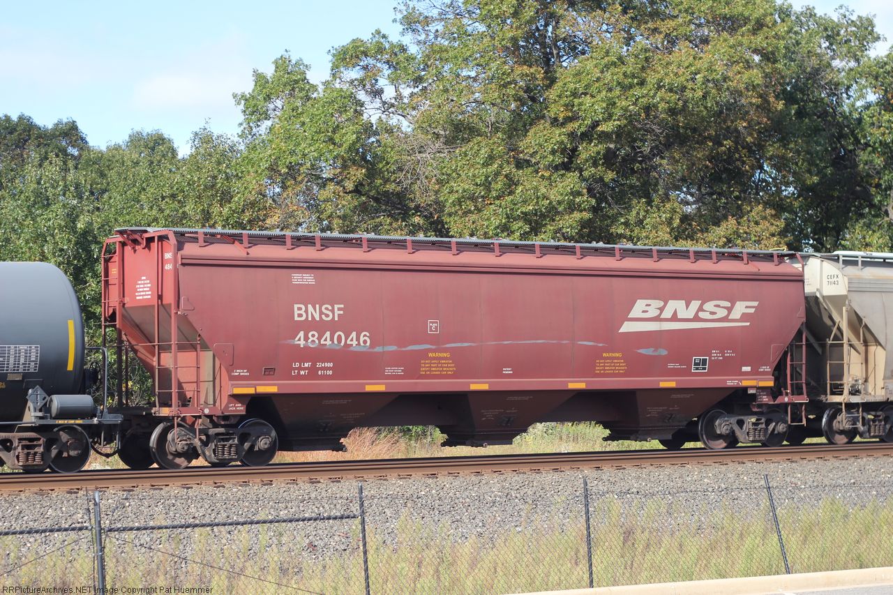 BNSF 484046