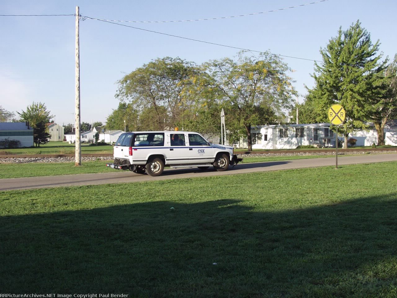 CSX Hi-Rail Suburban