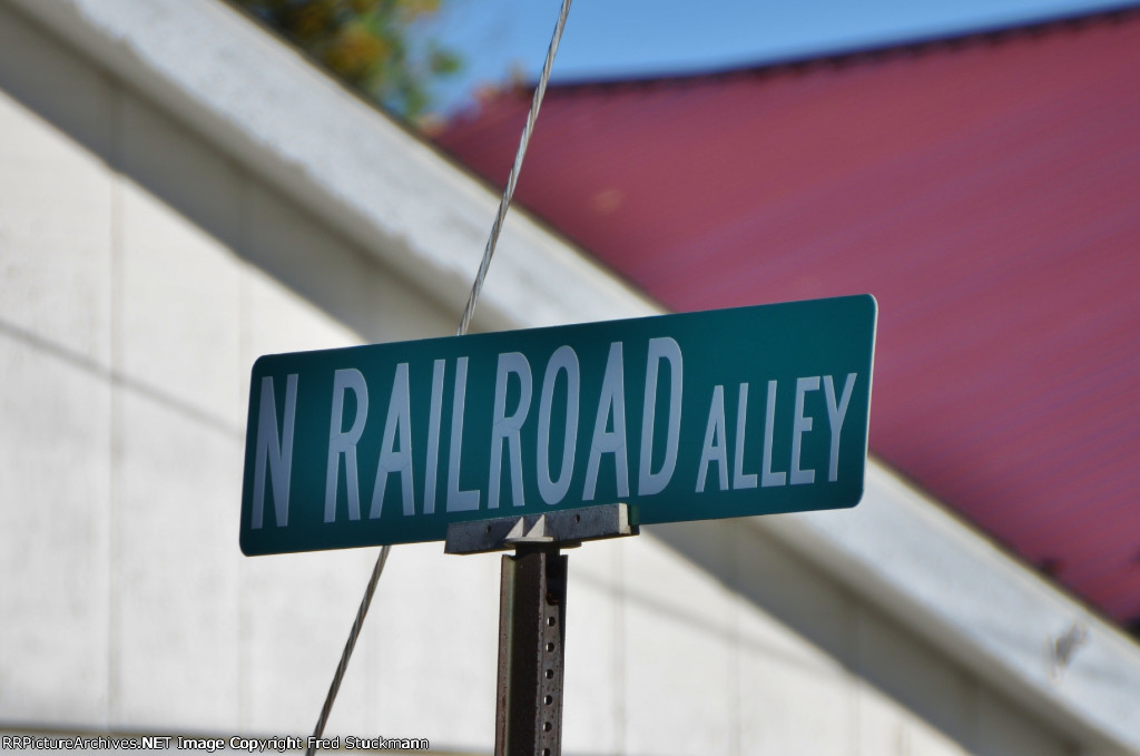These signs and the RoW is all that's left here.