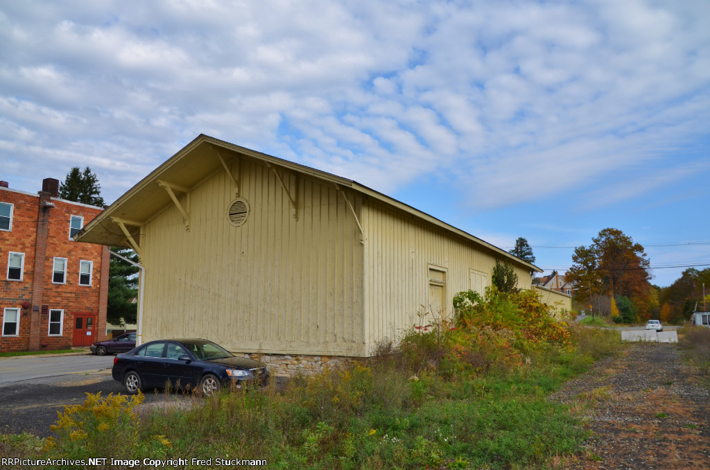 Freighthouse in town along the B&P.