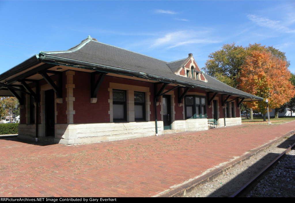 Former Lake Shore & Michigan Southern Station, south trackside view