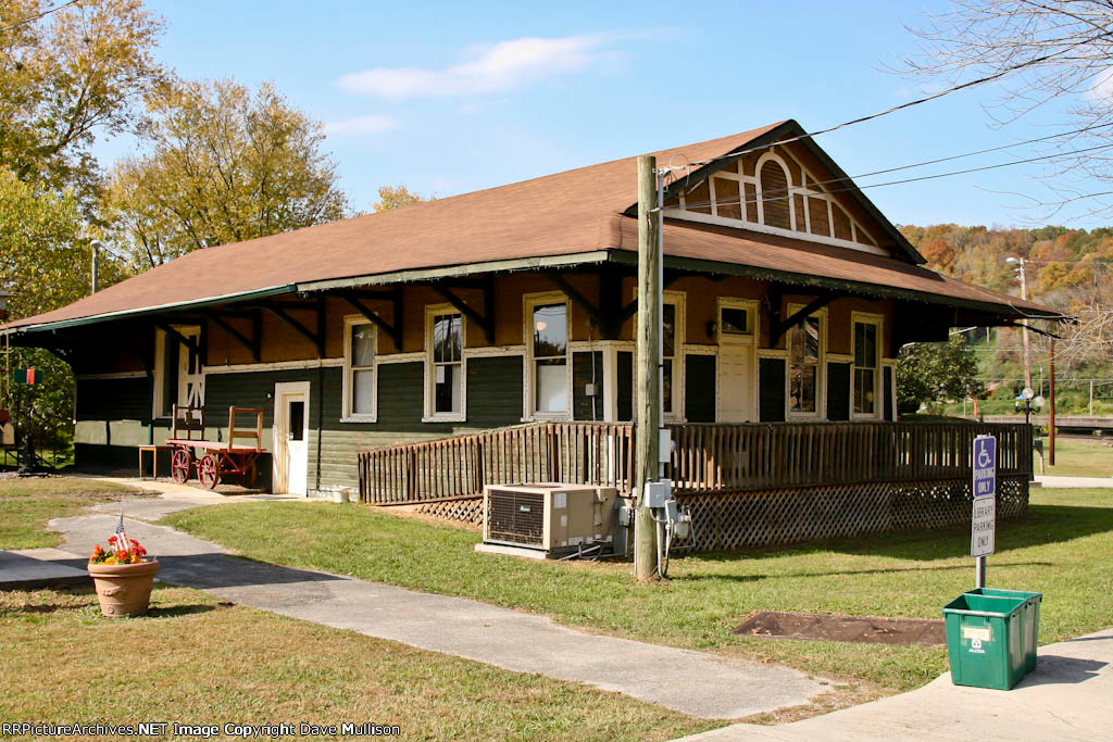 Former Southern RR Station (now Library)