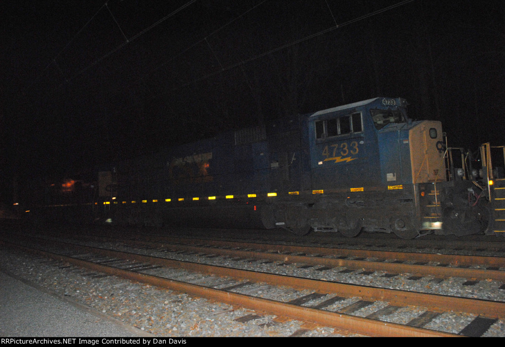 CSX SD70AC 4733 on Q034-18