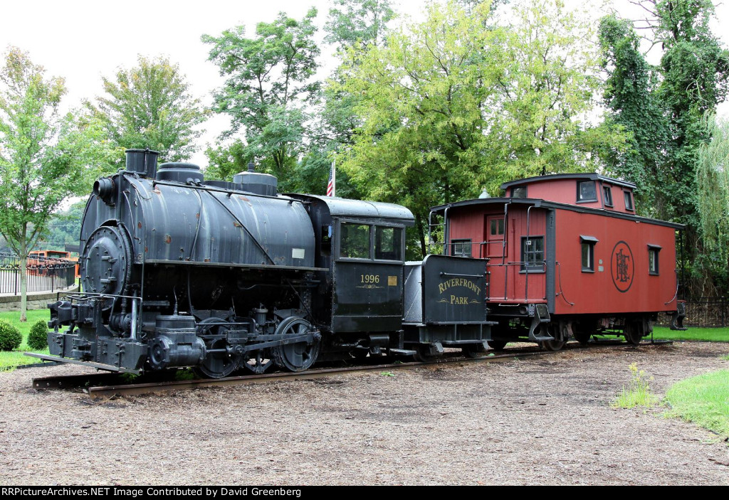 Tank locomotive & cabaoose on display at Riverfront park