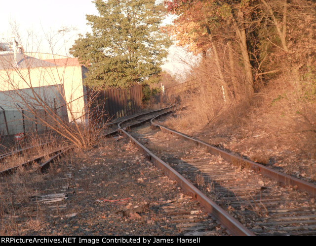 this tracks lead up to the Raritan valley line