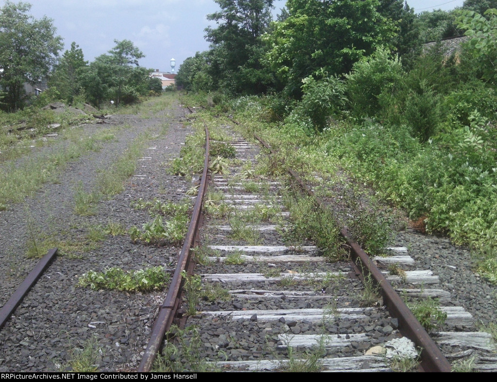 More abandoned track in the dunellen rail yard