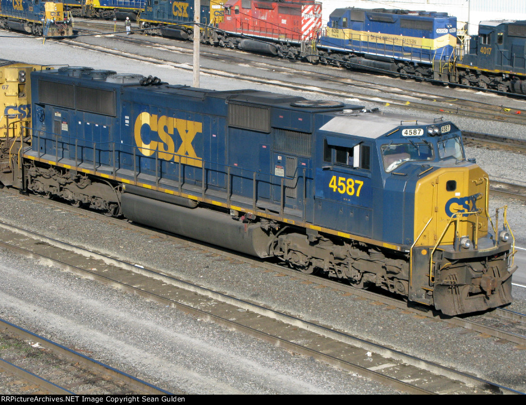 CSXT EMD SD70MAC 4587