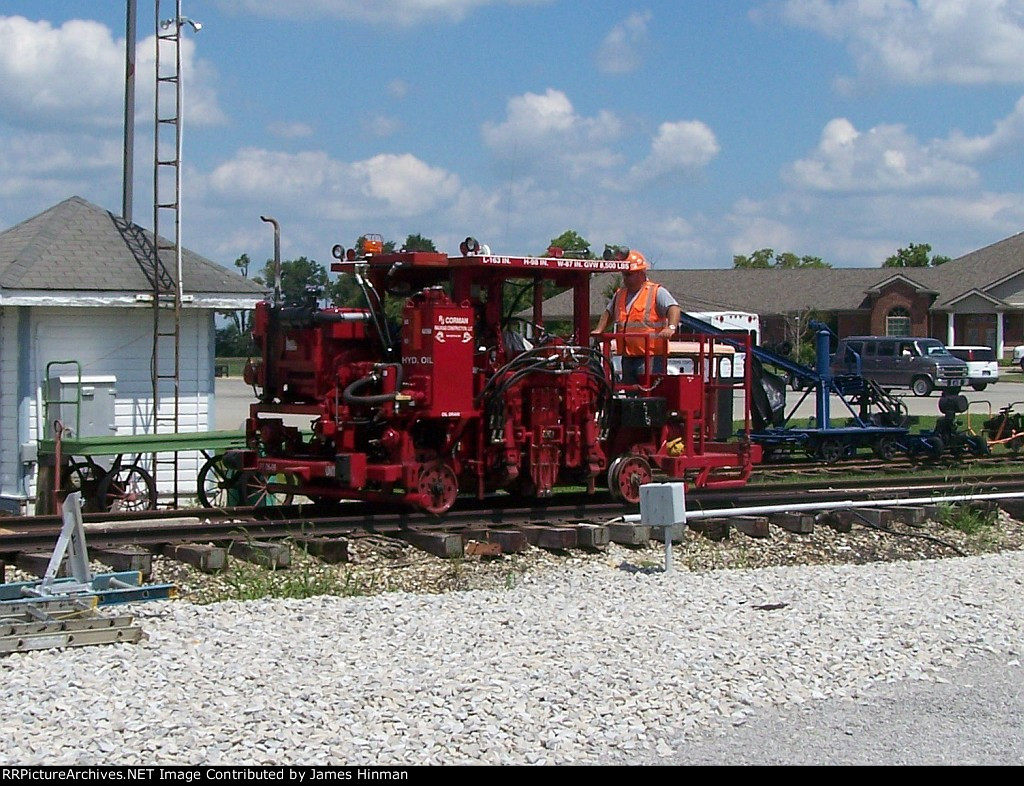 Handy Track Equipment