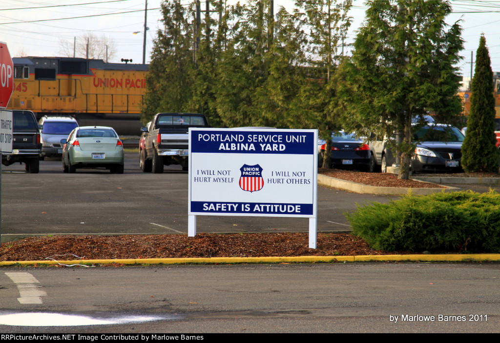 UP Albina Yard entrance off of Larrabee St 
