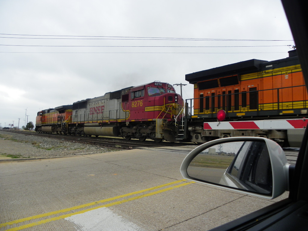 BNSF SD75I 8276