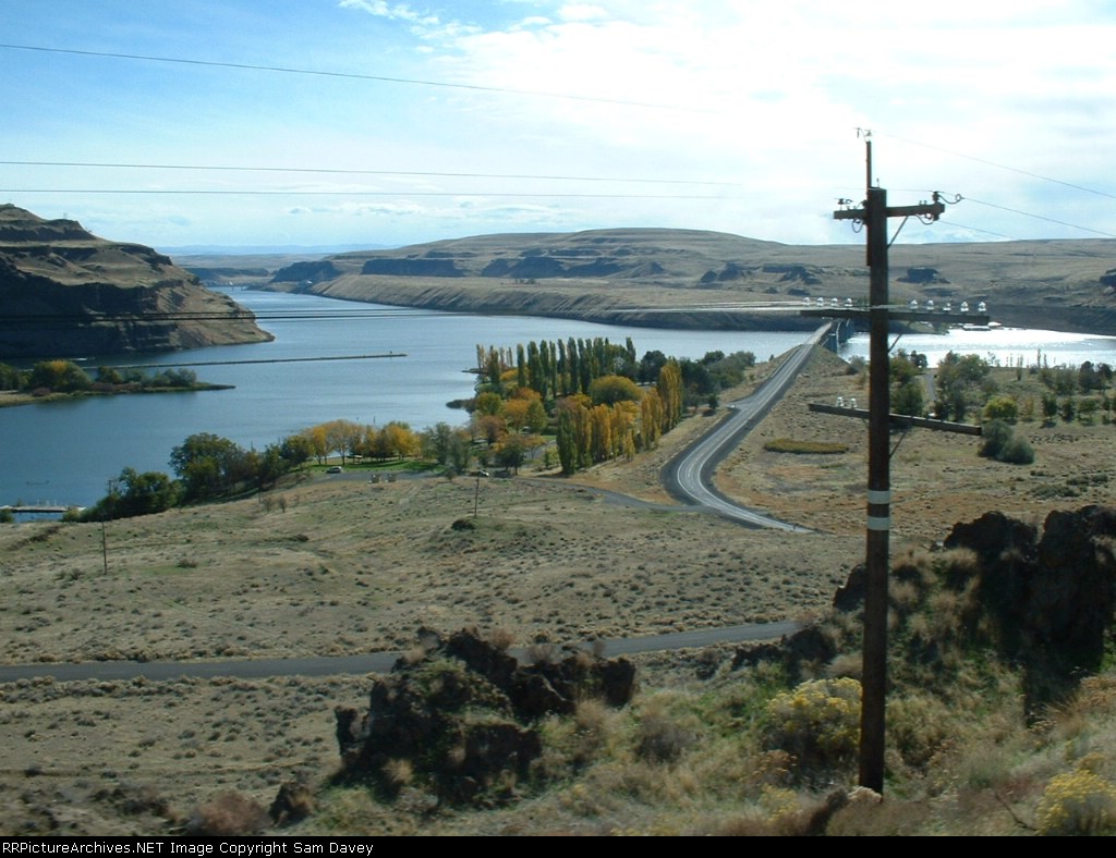 looking down at lyons ferry state park