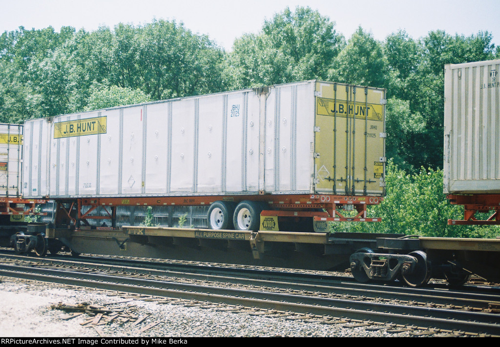 J B Hunt 211125