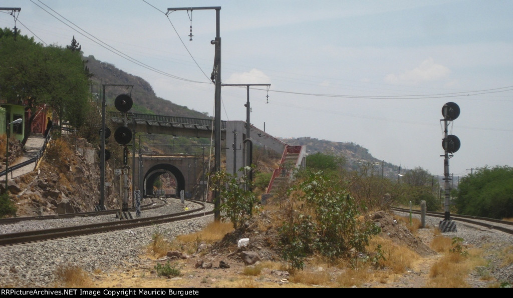 Ferromex and KCSM tracks at Hercules Station