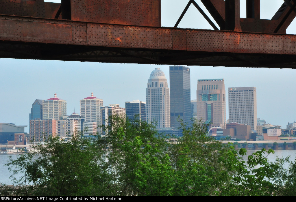 Louisville under the bridge