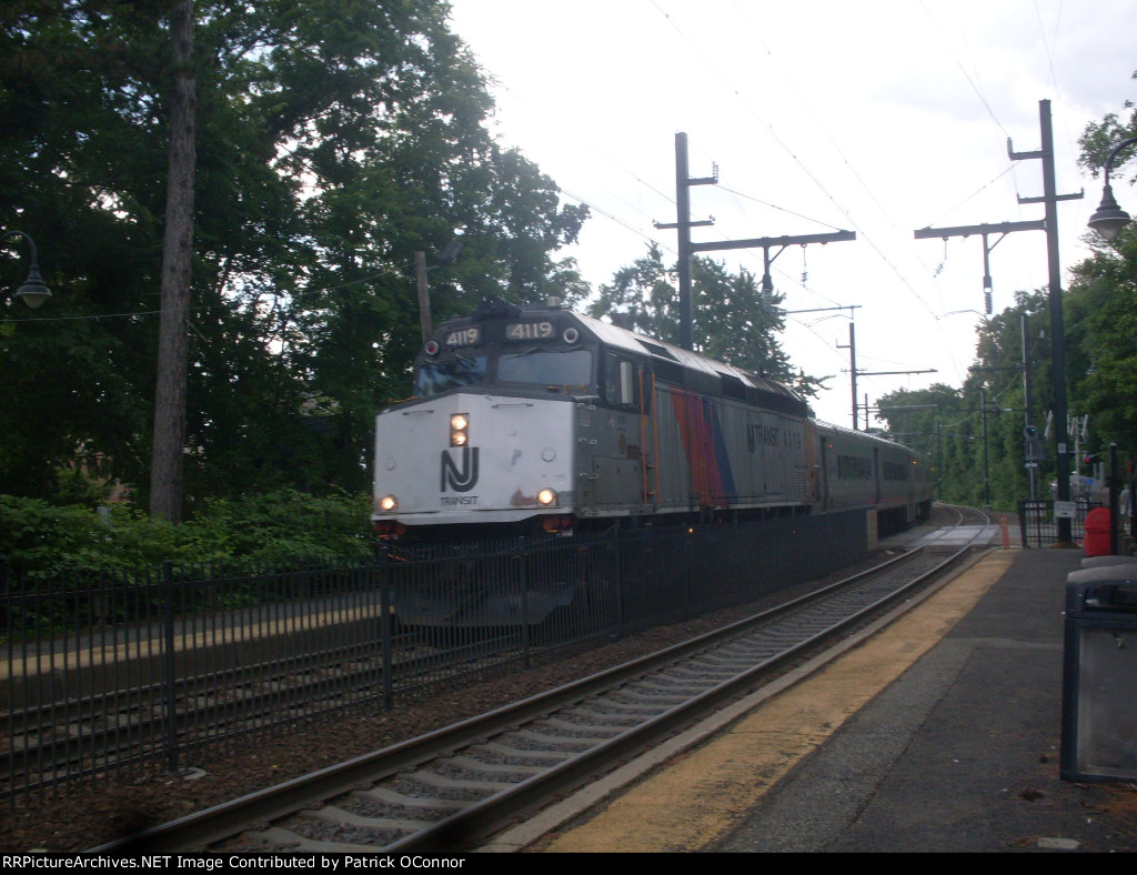 F40 thundering through