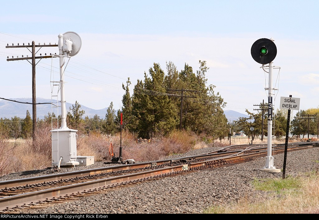 Oregon Trunk Searchlights