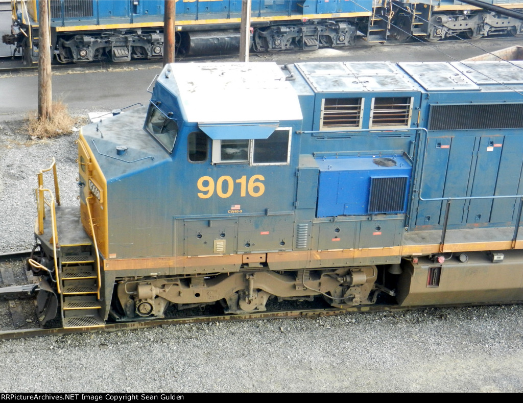 CSXT GE C40-9W 9016
