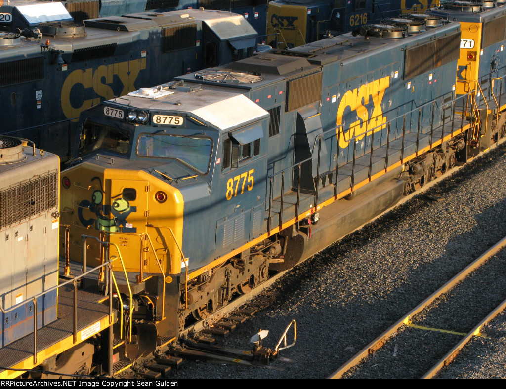 CSXT EMD SD60M 8775