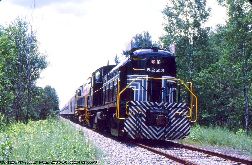 8223 Running On The Adirondak Scenic RR